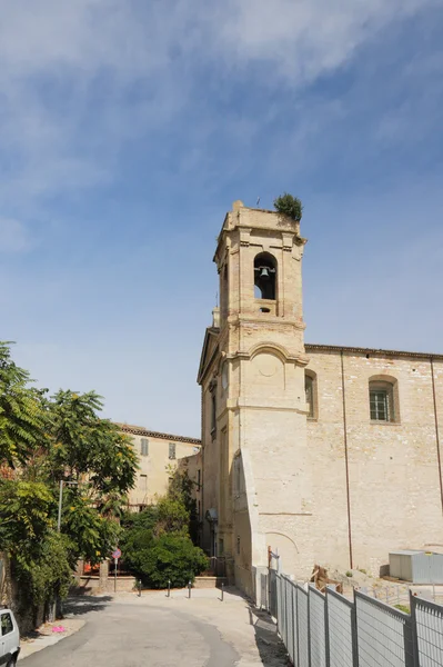 中世纪教堂钟楼。意大利安科纳的比赛 — 图库照片