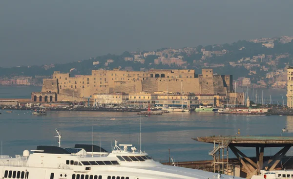 Starobylé pevnosti Kaštel del-Ovo. Naples, Itálie — Stock fotografie