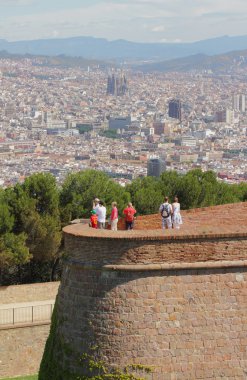 Kale Montjuich şehre gelen görüntüleyin. Barcelona, İspanya
