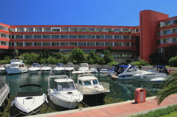 Jachtclub en hotelcomplex. Portoroz, Slovenië — Stockfoto