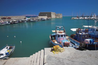 Venedik Limanı ve Castro kale. Iraklion, Yunanistan
