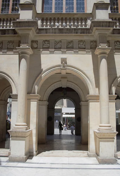 Facade of ancient building. Venetian loggia in Iraklion, Crete, Greece — Stock Photo, Image