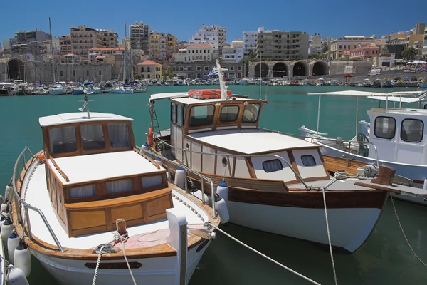 Puerto y ciudad veneciana. Iraklion, Creta, Grecia — Foto de Stock