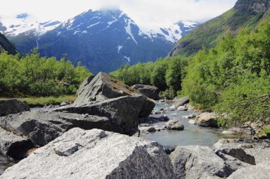 dağ nehir, Norveç