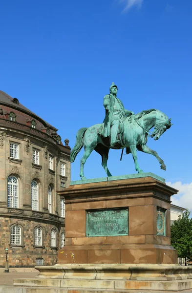 Estatua ecuestre del rey Federico VIII. Copenhague, Dinamarca — Foto de Stock