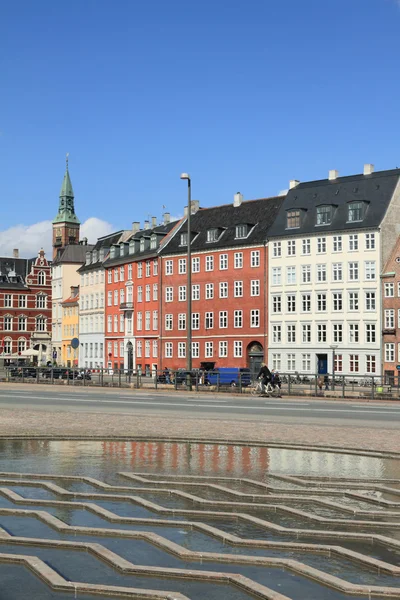 Dinamarca, Copenhague, Vindebrogade Street y Nybrogade Street —  Fotos de Stock
