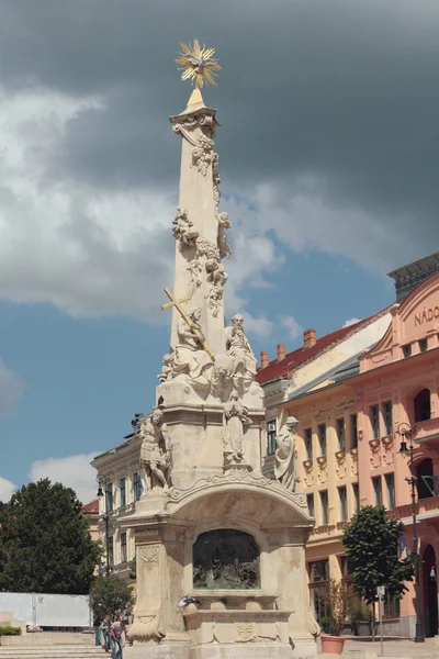 Columna de la peste del siglo XVIII en la plaza Secheni. Pecs, Hungría — Foto de Stock