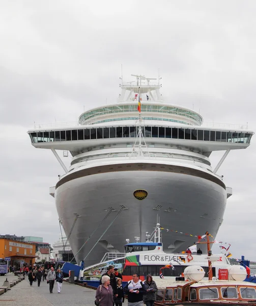 Cruise liner in port. Stavanger, Norway — Stock Photo, Image