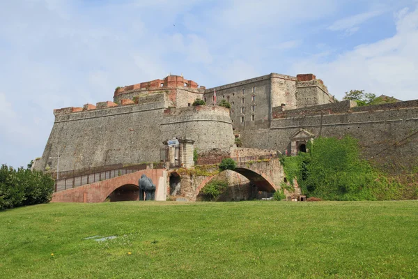 Antigua fortaleza. Savona, Italia — Foto de Stock