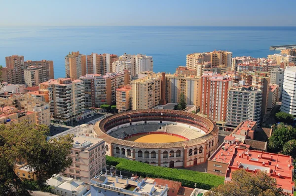 Arena do walki byków w mieście na wybrzeżu Morza. Malaga, Hiszpania — Zdjęcie stockowe