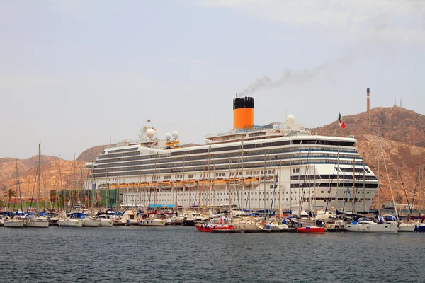 Cruise liner moored in port. Cartagena, Spain — Stock Photo, Image