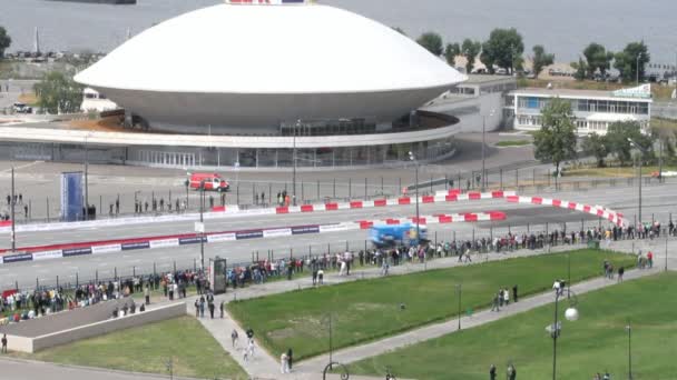 Autosports Toon Kazan stad Racing. "Kamaz master" op een autotrack — Stockvideo