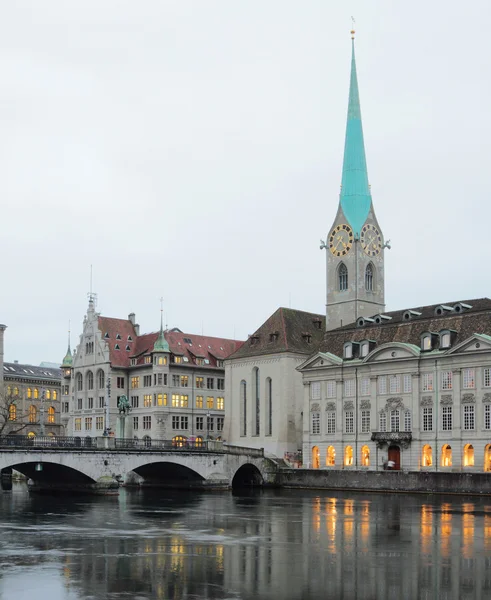 Jungfrauenkathedrale, fraumyunster (Betrügerin). Zürich, Schweiz — Stockfoto