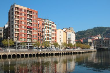 Nervion nehir setin. Bilbao, İspanya
