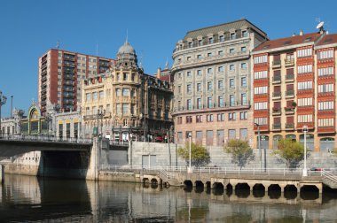 Nervion nehir setin. Bilbao, İspanya