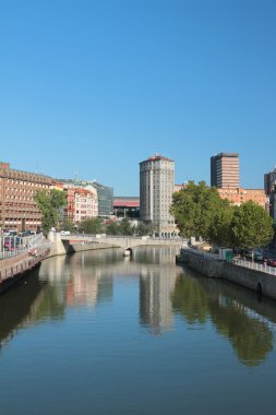 Nervion nehir. Bilbao, İspanya