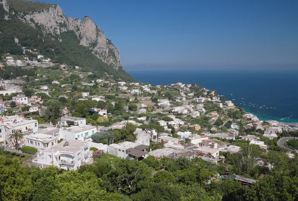 Popular balneario. Capri, Italia — Foto de Stock