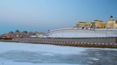 Kazanka nehir ve Kazan kremlin kış akşamları