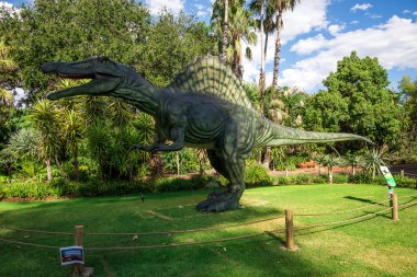 Ayakta Spinosaurus ekran modeli Perth Hayvanat Bahçesi