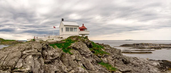 Piccolo Edificio Panoramico Del Faro Fjoloy Rennesoy Kommune Stavanger Norvegia — Foto Stock