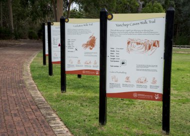 Yanchep Milli parkta yürüyüş iz işareti mesajları