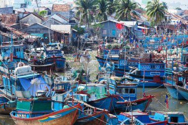Mavi balıkçı tekneleri Harbour Nha Trang, Vietnam
