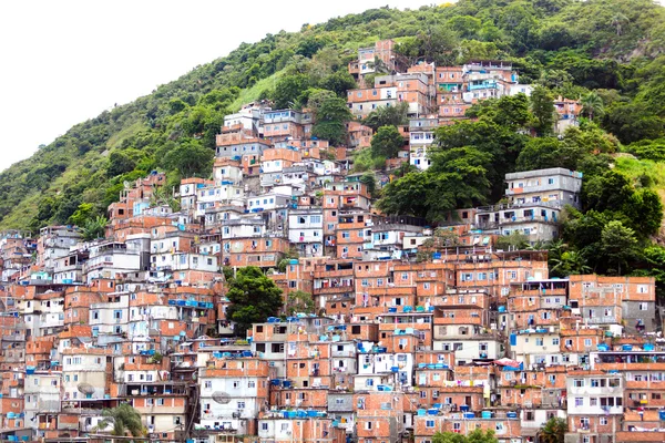 Favela, Brezilya gecekondu mahallesi Rio de Janeiro 'da bir yamaçta