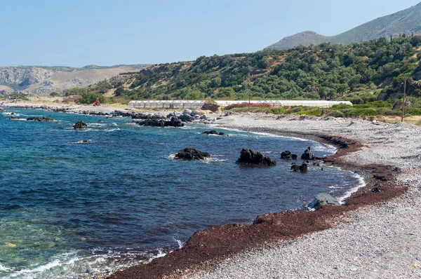 Ładnym. Morze i skały coast — Zdjęcie stockowe