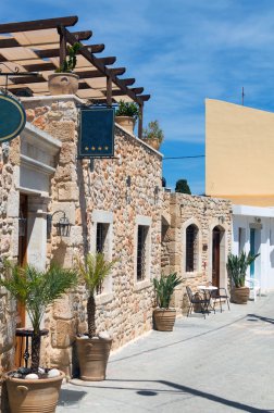 Kırsal tavernada Rum köyü, Crete, Yunanistan