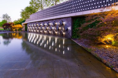 Metal duvar korkuluğu yüzeyi, bahçede dekorasyon..