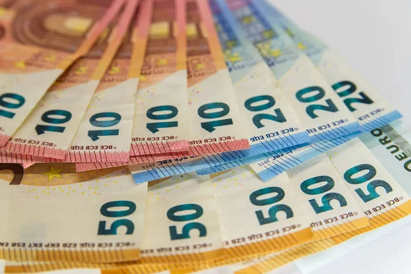 Billetes Euros Aislados Sobre Blanco Con Ruta Recorte — Foto de Stock