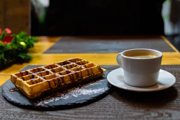 Kopje Koffie Belgische Wafels Met Chocolade — Stockfoto