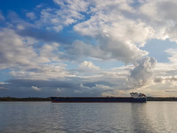 Cargo Ship River Blue Sky Cumulus Clouds — Stock Photo, Image