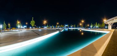 Platov uluslararası havaalanının dış gece görüntüsü Rostov-on-Don, Rusya, 17 Eylül