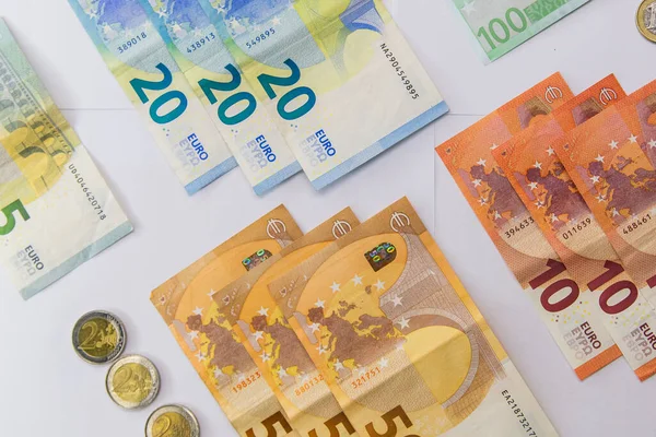 Евро Монеты Банкноты Деньги Фон — стоковое фото