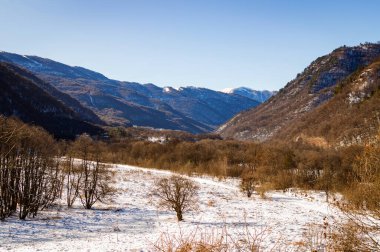 Rusya 'da kaya ve karlı kış manzarası