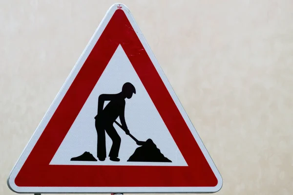 Verkeerstekens Voor Bouwwerken Straat Geïsoleerd Beige Grijze Achtergrond — Stockfoto