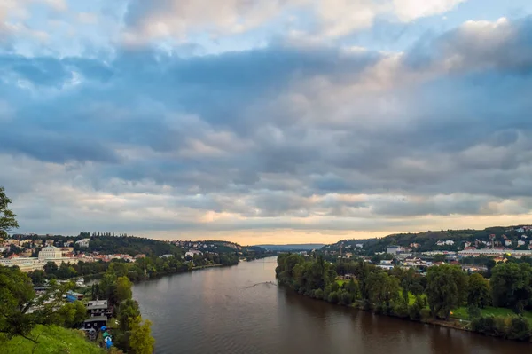 Vista Del Lado Sur Praga Atardecer Una Curva Del Río — Foto de Stock