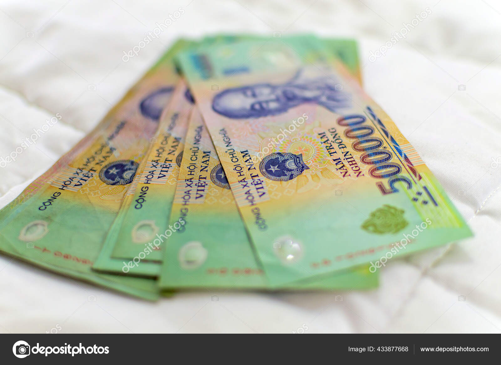 越南元50万越南元越南盾Vnd 附有胡志明总统肖像——图库图片© Rostovdriver #433877668