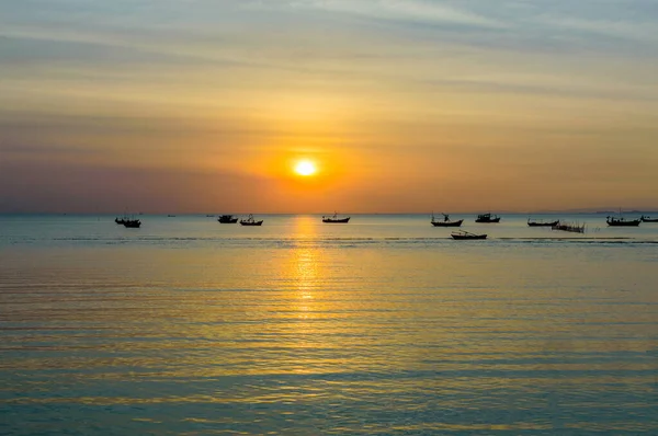 Puesta Sol Sobre Mar Atardecer Asiático Costa — Foto de Stock