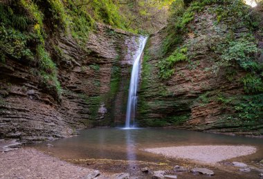 Rufabgo şelalesi Bakire örgüsü, Kuzey Kafkasya, Rusya.