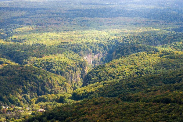 Paesaggio Montano Gola Montagne Coperte Foresta — Foto Stock