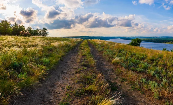 Weg Der Entspannung Schotterpiste Parallel Zum Großen Fluss — Stockfoto