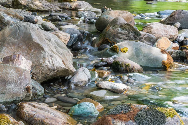 Agua Corriente Rocosa Caudal Del Río — Foto de Stock