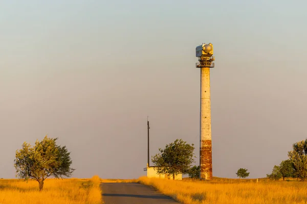 Velhas Turbinas Eólicas Abandonadas Paisagem Deserto — Fotografia de Stock