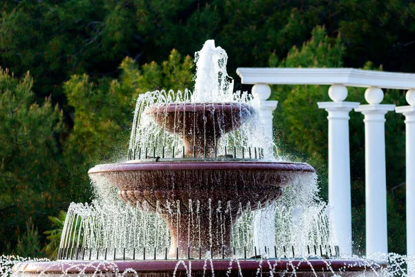 Dettaglio Una Vecchia Fontana Pietra Stile Classico Con Acqua Che — Foto Stock