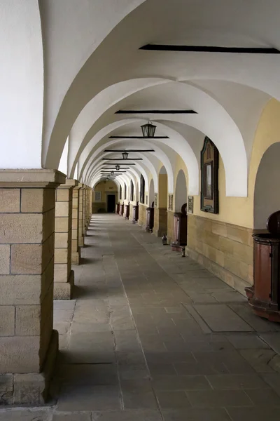 Kalwaria Zebrzydowska manastırda avlusu