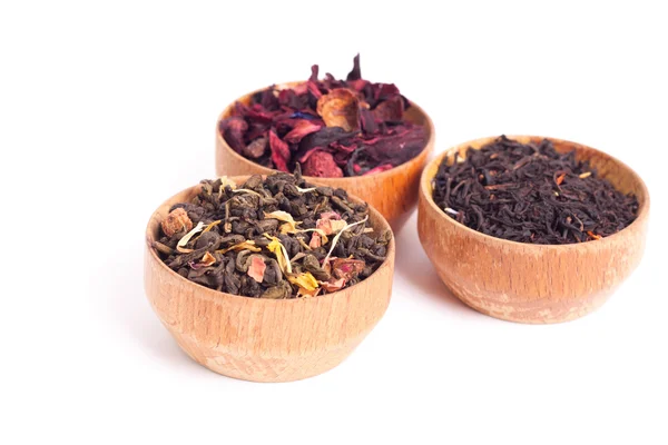 Trockener Tee Holztellern Auf Weißem Hintergrund Blätter Von Rotem Grünem — Stockfoto