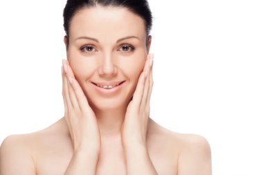 Yakın çekim güzel bir genç kadının portresi. Cilt bakım kavramı. Doğal bir görünüm. Güzellik Portresi. Spa ve sağlık.