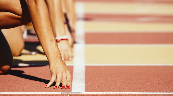 Carrera a pie, inicio y carrera —  Fotos de Stock